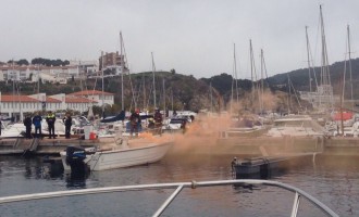Simulacro de incendio en el Puerto Deportivo Marina de Palamós
