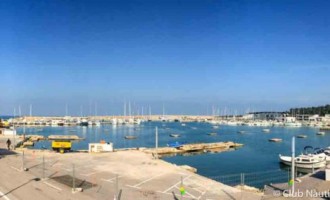 El CN l’Escala renueva y mejora pasarelas y amarres