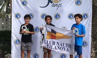 Pòdium del CN Vilanova al Trofeu Costa Daurada d’Òptimist G3 i G1