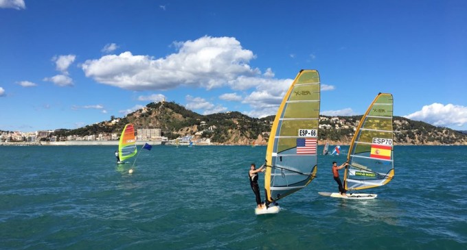 El CV Blanes inicia els esdeveniments esportius del 75è aniversari amb el Trofeu Primavera de Windsurf