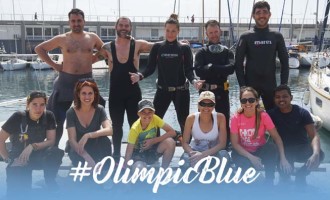El Port Olímpic amb la immersió contra els residus marins