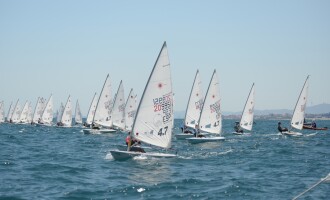Marcelo Cairo y Ricard Castellví (CN Cambrils), líderes provisionales del Campeonato de Cataluña de Láser Standard y Láser 4.7 en el Trofeo Cornudella del CN El Balís