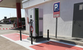 El Gobierno de Generalitat instalará puntos de recarga de vehículos eléctricos en 13 puertos para fomentar la movilidad sostenible