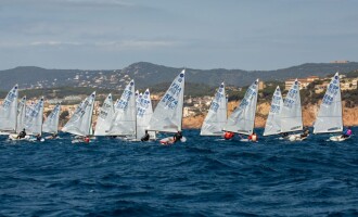Daniel Cabré (Europa) y Sebastián Riquelme y Miquel Pérez (420), ganadores de la VI Guíxols Cup