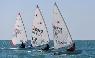 Las mujeres hacen frente al mal tiempo en la Regata Tanit