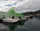 Simulacro de incendio en una embarcación de recreo en el puerto del Port de la Selva
