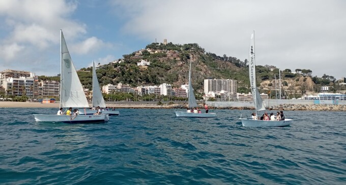 Més d’un miler d’alumnes passen pel CV Blanes amb el programa de  vela escolar 2022/2023