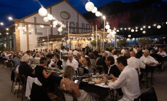 La Festa Blanc & Negre del CN Sant Feliu de Guíxols, la més solidària de l’estiu