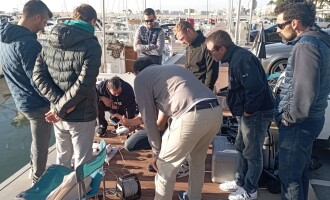 Clase de formación del robot V6 Expert al personal del Club Vela Blanes