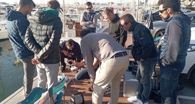 Classe de formació del robot V6 Expert al personal del Club Vela Blanes