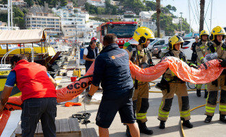 Simulacros de incendio y de rescate en el Club Nàutic Estartit