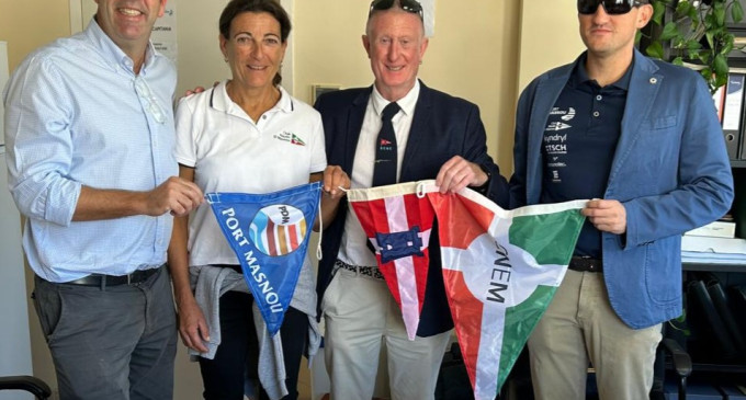 Port Masnou y el Club Nàutic El Masnou firman un convenio de hermanamiento con el East Cowes Sailing Club para impulsar la cooperación y la vela inclusiva