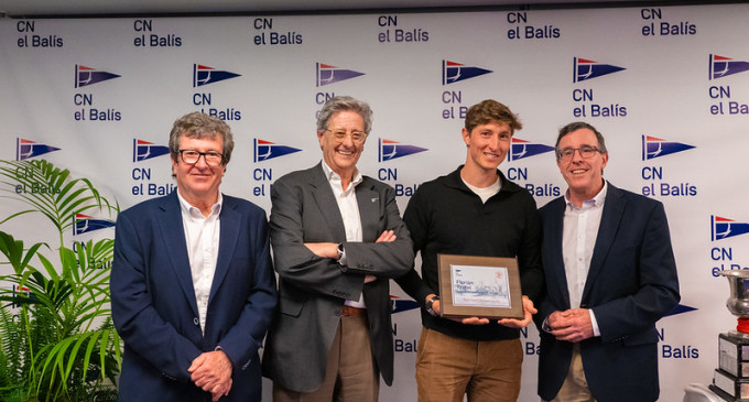 El Club Nàutic El Balís celebra la Noche del Deporte con la presencia de autoridades y sus campeones mundiales