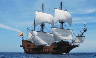 El Galeón Andalucía llega a Port Fòrum