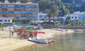 Los alumnos de 5º de primaria de Blanes finalizan el programa Esport Blau Escolar tras diez sesiones en el mar