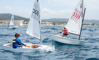 Los regatistas del Club Vela Blanes destacan en el Campeonato de Cataluña de Optimist disputado en Vilassar de Mar