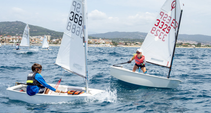 Los regatistas del Club Vela Blanes destacan en el Campeonato de Cataluña de Optimist disputado en Vilassar de Mar
